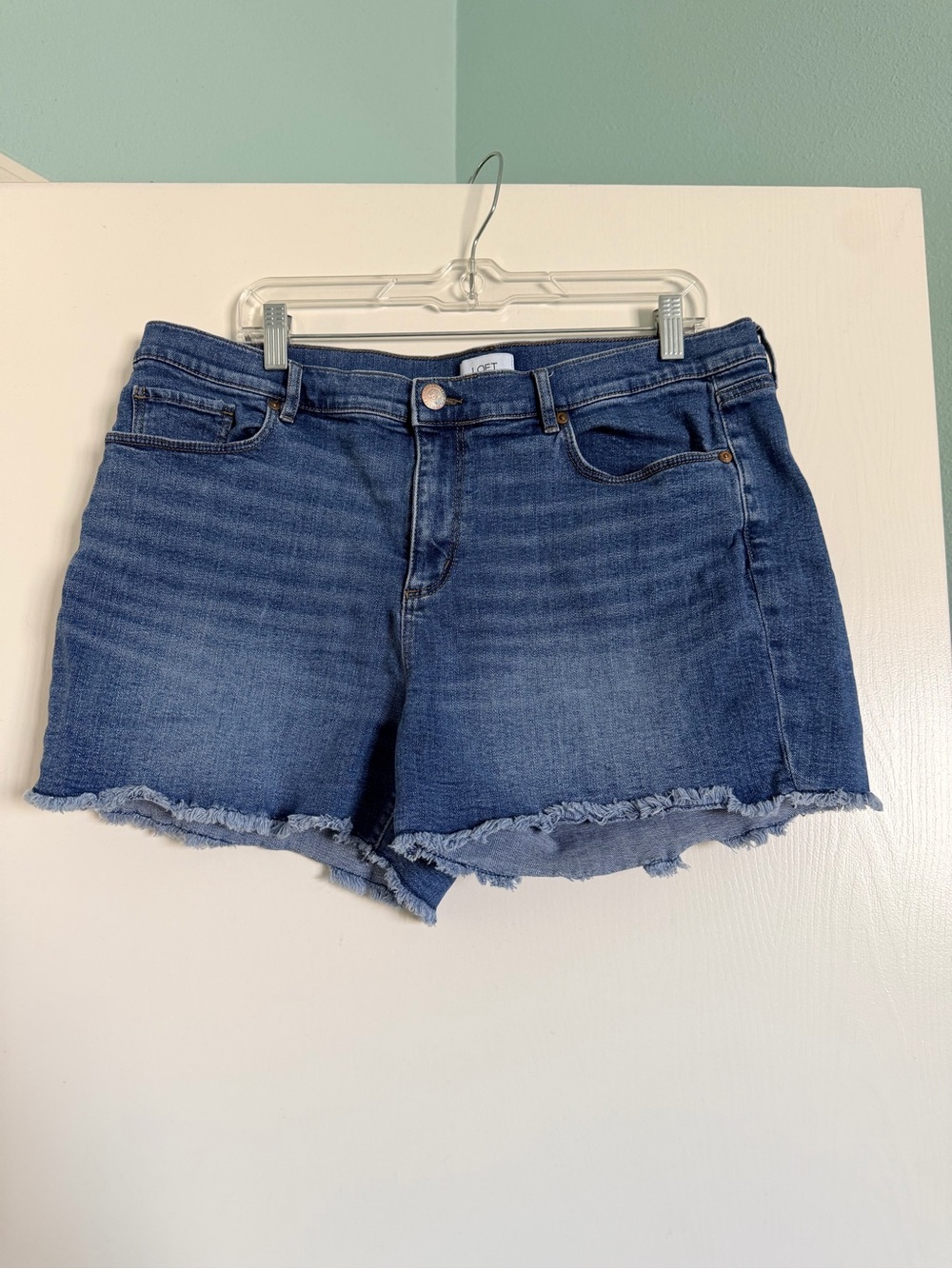 LOFT Outlet Denim Shorts Women’s 16 Blue Frayed Raw Hem 3” Inseam
